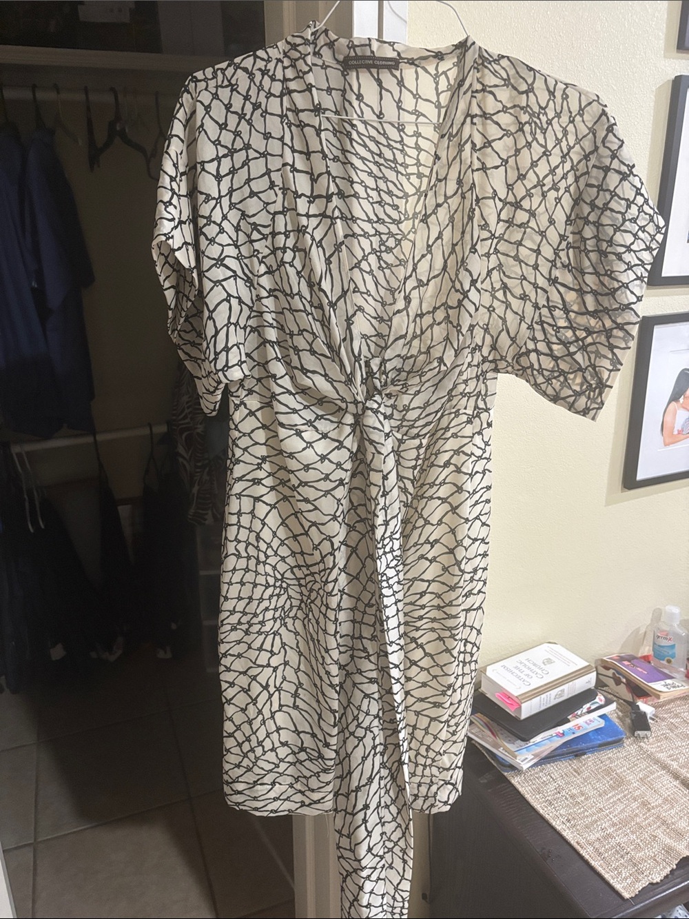 Tie-Front Short Robe in Cream with Black Abstract Print